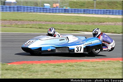 side_car_mondial_knight_004_oschersleben_2011.jpg