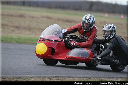side_car_lurcy_levis_mars_2012_0214.jpg
