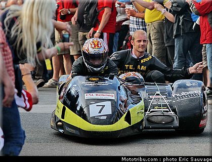 schlosser_hofer_02_sidecar_2012_allemagne_sachsenring.jpg