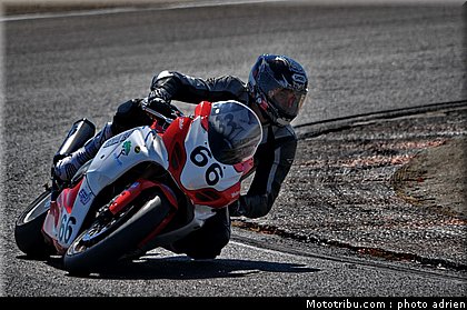 fsbk_sbk_charvaux_2_ledenon_juin_2011.JPG