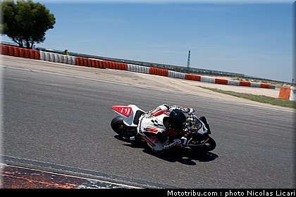 fsbk_pirelli_600_023_ledenon_juin_2011.JPG