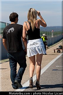 fsbk_sbk_pitbabes_26_ledenon_juin_2011.JPG
