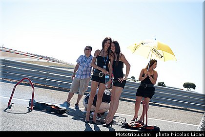 fsbk_sbk_pitbabes_34_ledenon_juin_2011.JPG