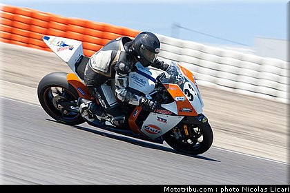 fsbk_twin_27_ledenon_juin_2011.JPG