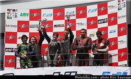 sidecar_podium_manche_1_05_fsbk_2012_nogaro.jpg