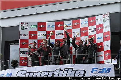 sidecar_podium_manche_2_1_fsbk_2012_nogaro.jpg