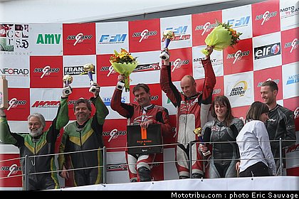 sidecar_podium_manche_2_5_fsbk_2012_nogaro.jpg