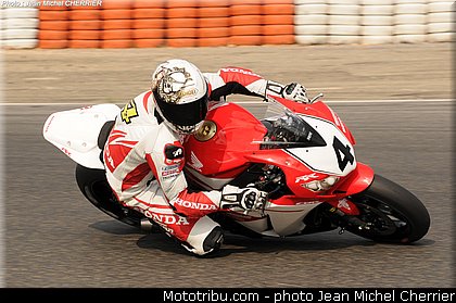 sbk_gines_01_fsbk_2012_ledenon_2.jpg