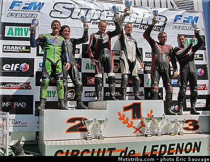 sidecar_podium1_4_fsbk_2012_ledenon.jpg