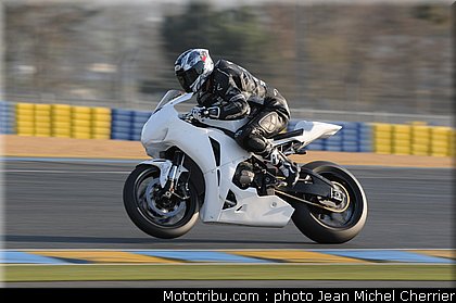superbike_05_fsbk_2012_le_mans_roulage.jpg