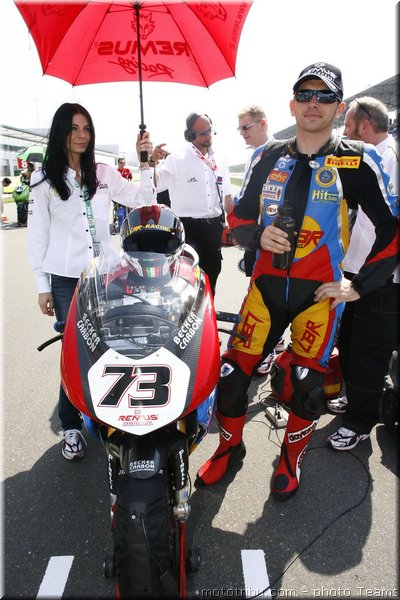 0010-pitbabes-qatar-sbk2007-010-