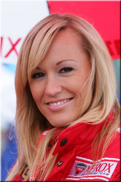 0137-pitbabes-silverstone-gb-sbk2007-004-