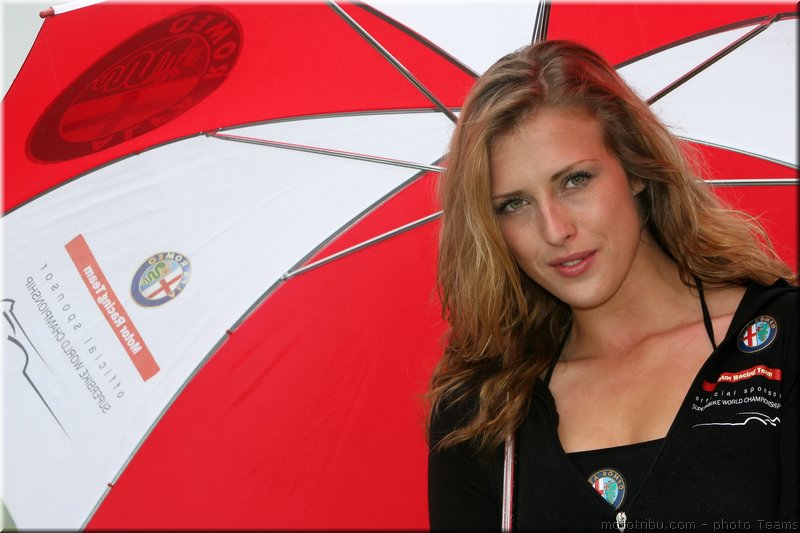 0145-pitbabes-silverstone-gb-sbk2007-012-