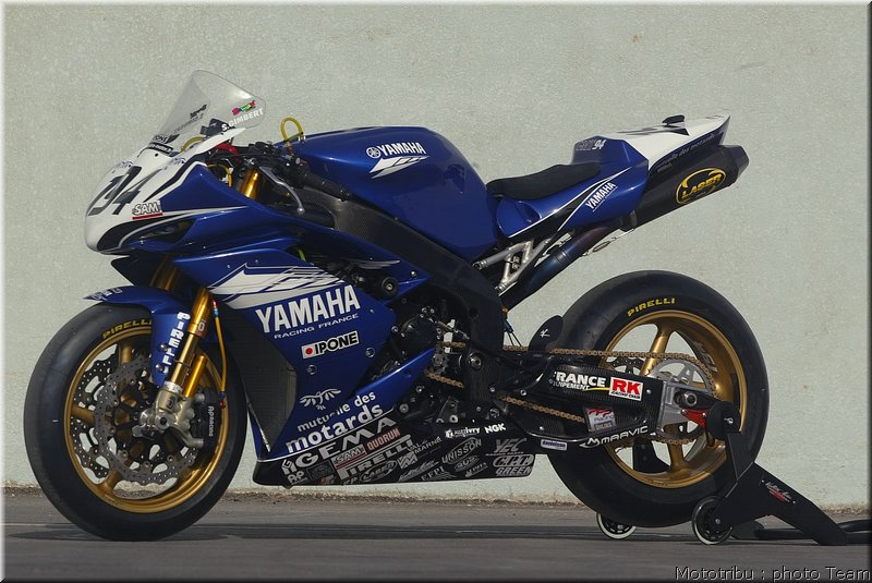 yamahar1-gimbert_2