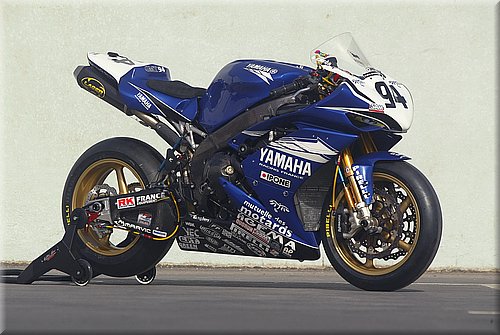 yamahar1-checa_1.jpg