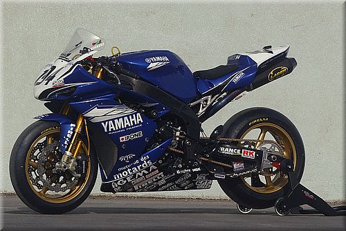 yamahar1-gimbert_2.jpg