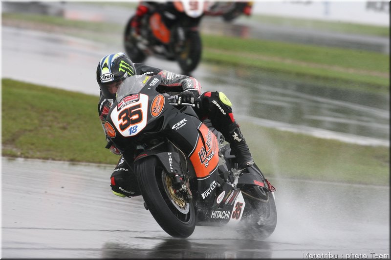 0102_sbk_crutchlow_1