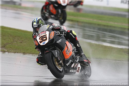 0102_sbk_crutchlow_1.jpg