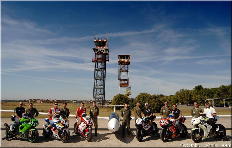 0145_superbike_divers