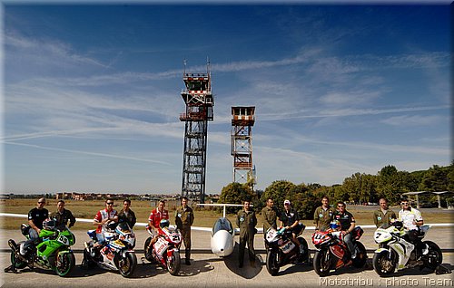 0145_superbike_divers.jpg
