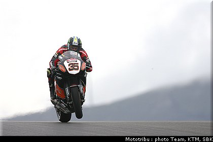 0376_sbk_crutchlow_2.jpg