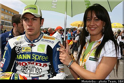 sbk_pitbabes2008_0047.jpg