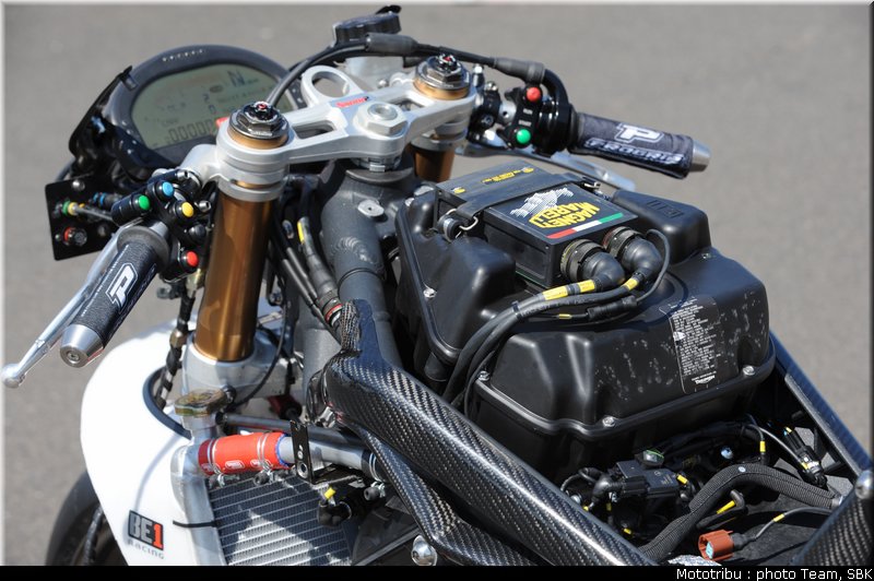 0164_supersport_triumph_be1_004