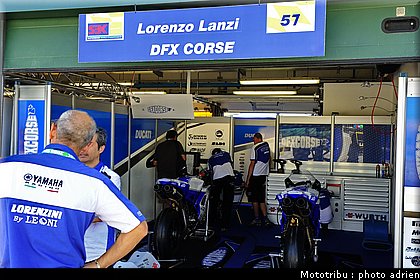 stands_misano_sbk2009_0011.JPG