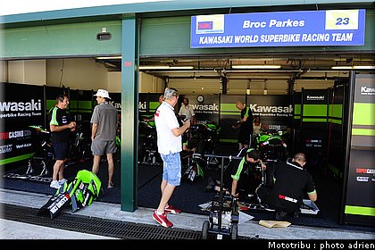stands_misano_sbk2009_0014.JPG
