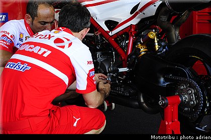 stands_misano_sbk2009_0047.JPG