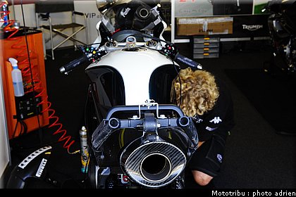 stands_misano_sbk2009_0048.JPG
