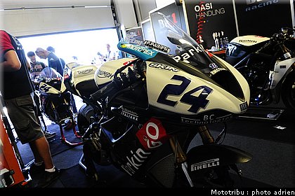 stands_misano_sbk2009_0052.JPG