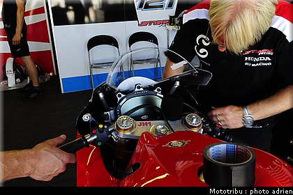 stands_misano_sbk2009_0073.JPG