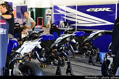 stands_misano_sbk2009_0091.JPG
