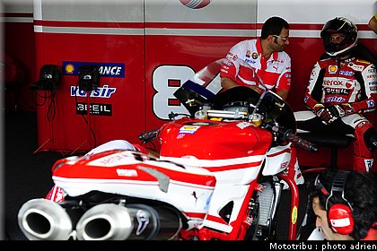 stands_misano_sbk2009_0156.JPG