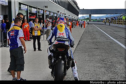 stands_misano_sbk2009_0201.JPG