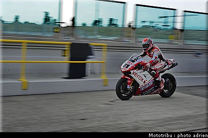 stands_misano_sbk2009_0206.JPG