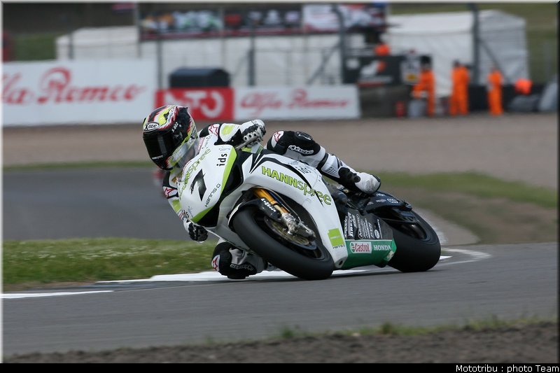 superbike_checac_03_donington2009