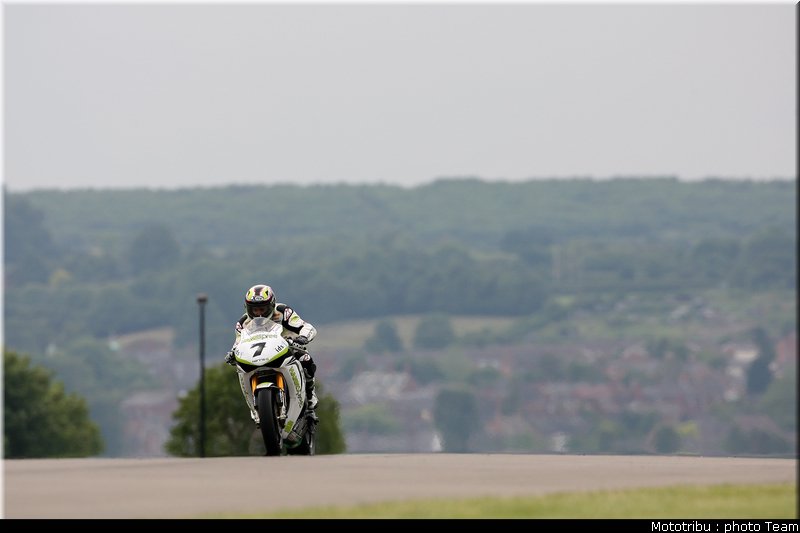 superbike_checac_05_donington2009