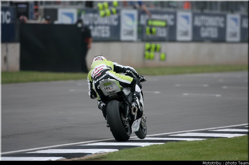 superbike_checac_10_donington2009