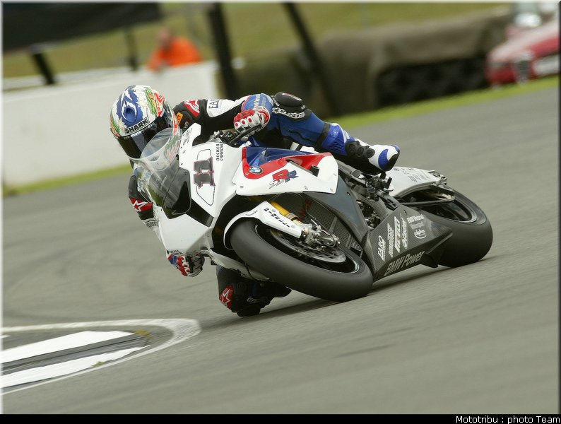 superbike_corser_7_donington2009