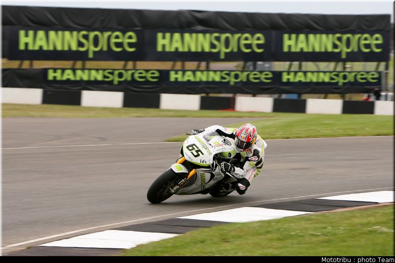 superbike_rea_01_donington2009