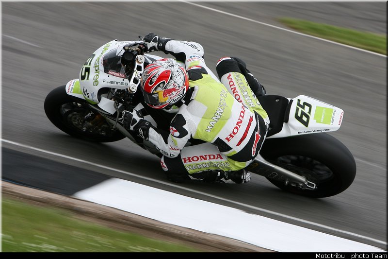 superbike_rea_03_donington2009
