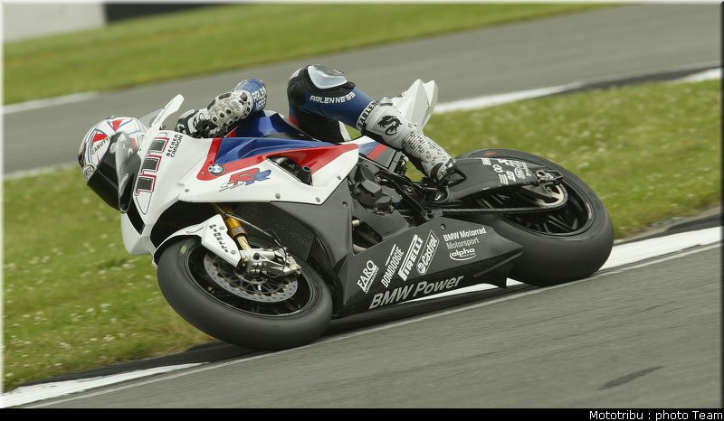 superbike_xaus_1_donington2009