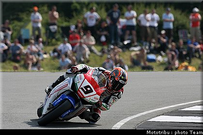 superbike_kyionari_12_donington2009.jpg