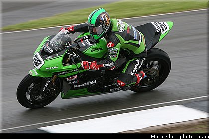 superbike_parkes_8_donington2009.jpg