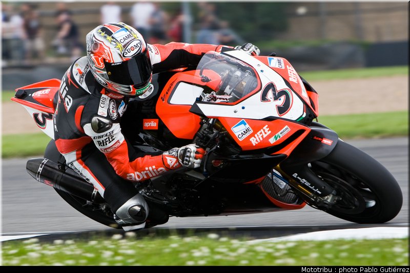 biaggi_2_sbk_gutierrez_donington2009