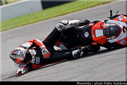 biaggi_1_sbk_gutierrez_donington2009.jpg