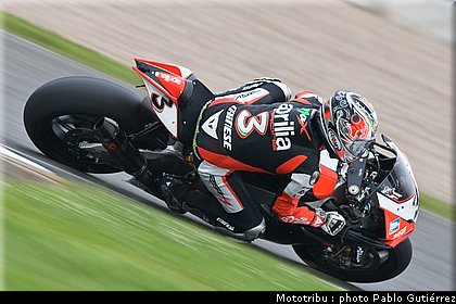biaggi_4_sbk_gutierrez_donington2009.jpg
