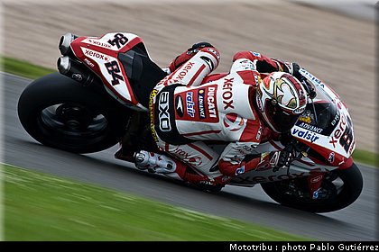 fabrizio_1_sbk_gutierrez_donington2009.jpg
